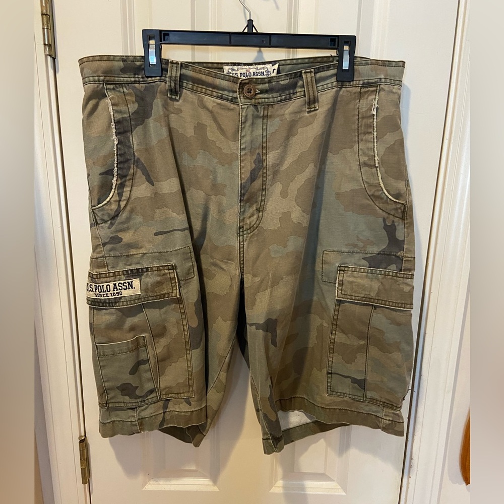 Men’s Knee Length Camo Walking Shorts